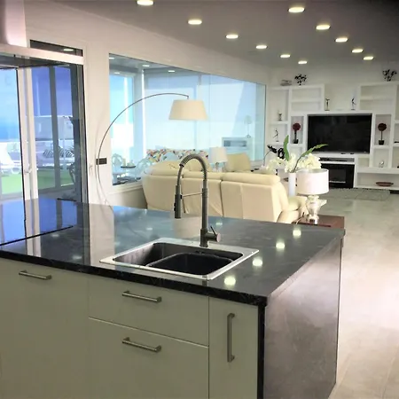 Costa Teguise 3 Bed Villa With Sea View On The Golf Estate Вилла Тегисе