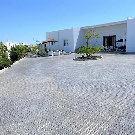 Costa Teguise 3 Bed Villa With Sea View On The Golf Estate Villa