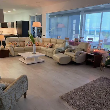 Villa Costa Teguise 3 Bed Villa With Sea View On The Golf Estate
