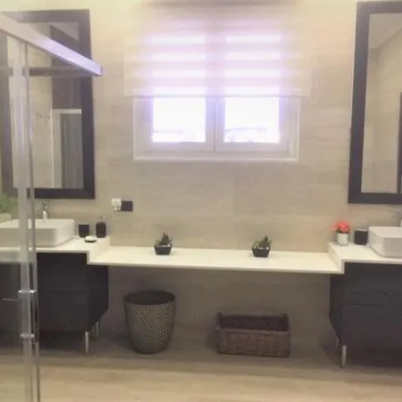 Villa Costa Teguise 3 Bed Villa With Sea View On The Golf Estate *