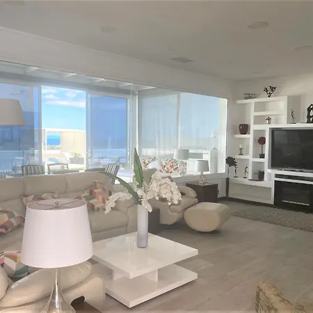 Costa Teguise 3 Bed Villa With Sea View On The Golf Estate *