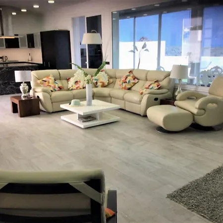 Villa Costa Teguise 3 Bed Villa With Sea View On The Golf Estate *