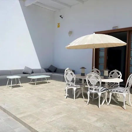 Costa Teguise 3 Bed Villa With Sea View On The Golf Estate Villa *