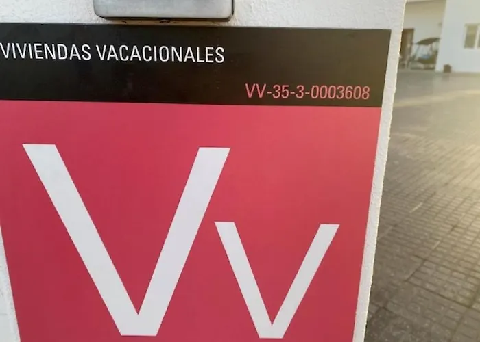 Вилла Costa Teguise 3 Bed Villa With Sea View On The Golf Estate Тегисе