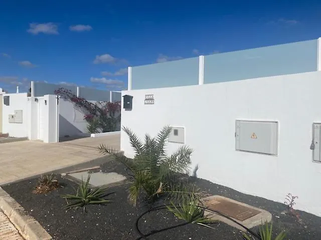 Вилла Costa Teguise 3 Bed Villa With Sea View On The Golf Estate