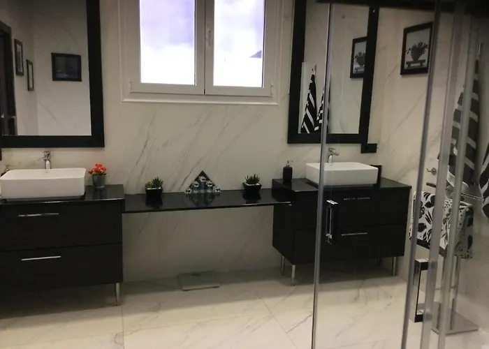 Costa Teguise 3 Bed Villa With Sea View On The Golf Estate Вилла