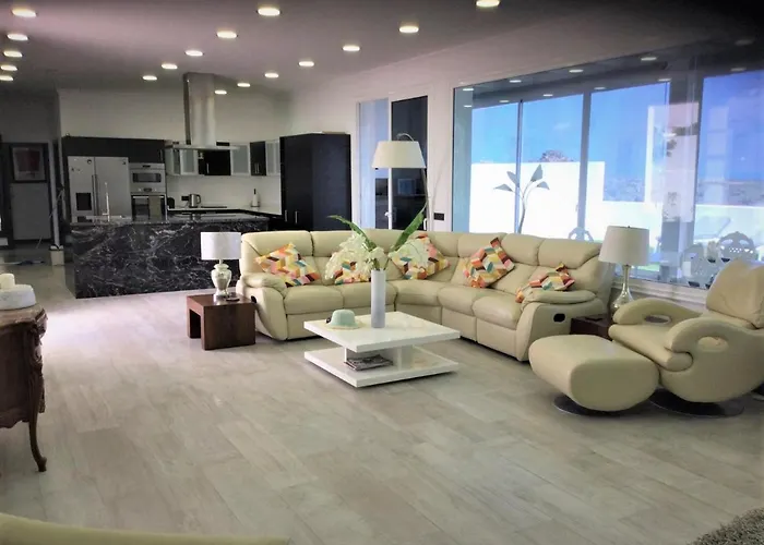 Вилла Costa Teguise 3 Bed Villa With Sea View On The Golf Estate