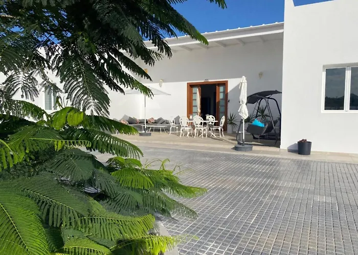 Costa Teguise 3 Bed Villa With Sea View On The Golf Estate Вилла *