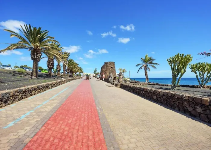 Вилла Costa Teguise 3 Bed Villa With Sea View On The Golf Estate Тегисе