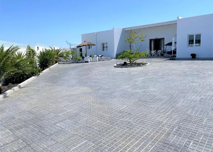 Costa Teguise 3 Bed Villa With Sea View On The Golf Estate Вилла