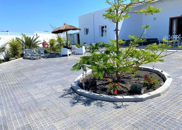 Costa Teguise 3 Bed Villa With Sea View On The Golf Estate Вилла *