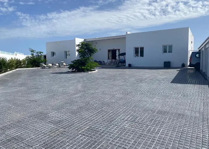 Вилла Costa Teguise 3 Bed Villa With Sea View On The Golf Estate