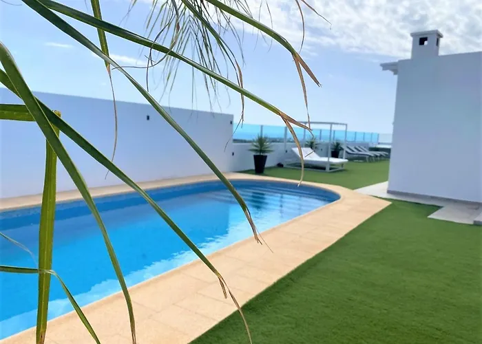 Costa Teguise 3 Bed Villa With Sea View On The Golf Estate *