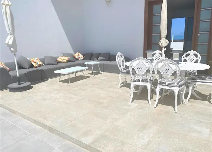 Costa Teguise 3 Bed Villa With Sea View On The Golf Estate