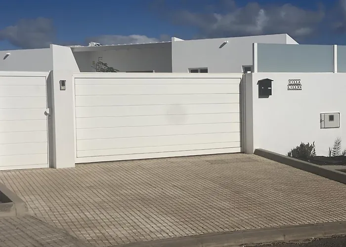 Вилла Costa Teguise 3 Bed Villa With Sea View On The Golf Estate