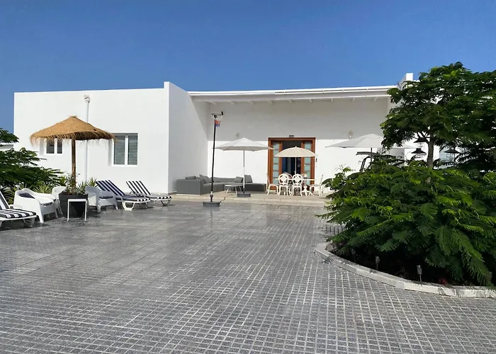 Costa Teguise 3 Bed Villa With Sea View On The Golf Estate Вилла Тегисе