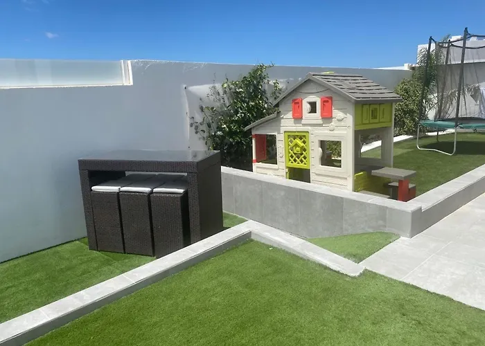 Costa Teguise 3 Bed Villa With Sea View On The Golf Estate Вилла