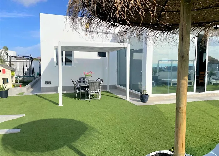 Costa Teguise 3 Bed Villa With Sea View On The Golf Estate *