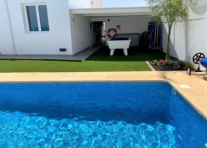 Вилла Costa Teguise 3 Bed Villa With Sea View On The Golf Estate Тегисе